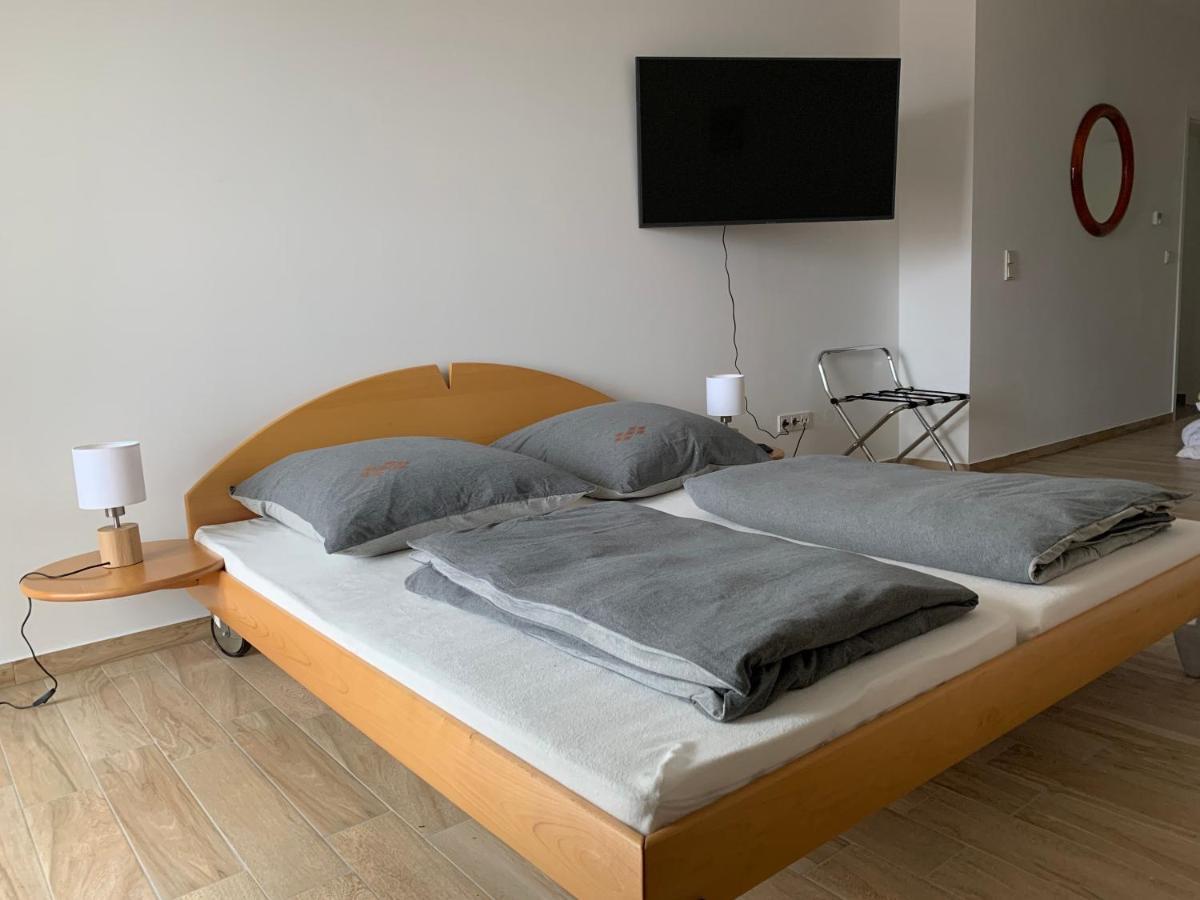 Gaestehaus Residenz Aurora Hotel Friedrichsthal Eksteriør billede